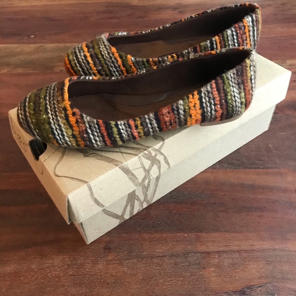 🎂B.o.c. Brown wool flats size 6🎂
